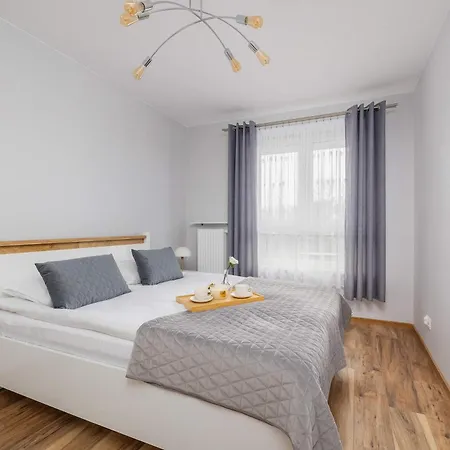 Nowoczesny W Gliwicach Z Umeblowanym Balkonem By Renters *