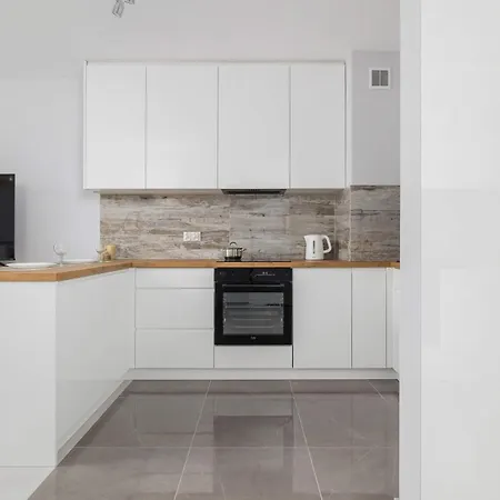 Nowoczesny W Gliwicach Z Umeblowanym Balkonem By Renters Apartamento *