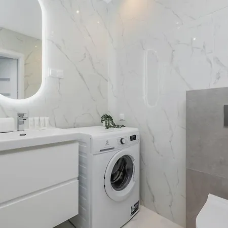 Nowoczesny W Gliwicach Z Umeblowanym Balkonem By Renters