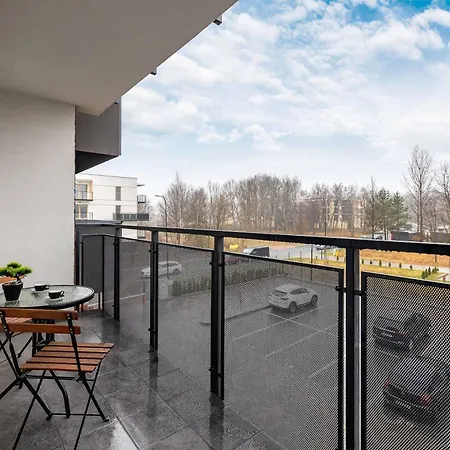 Nowoczesny W Gliwicach Z Umeblowanym Balkonem By Renters Apartamento