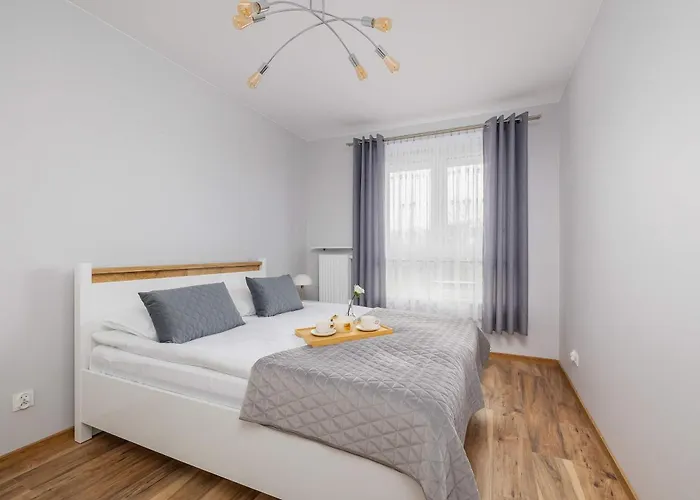 Nowoczesny W Gliwicach Z Umeblowanym Balkonem By Renters *