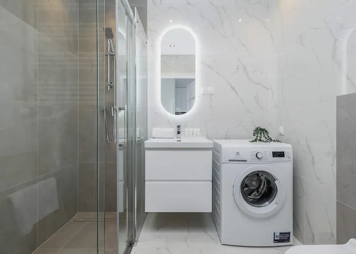 Nowoczesny W Gliwicach Z Umeblowanym Balkonem By Renters *